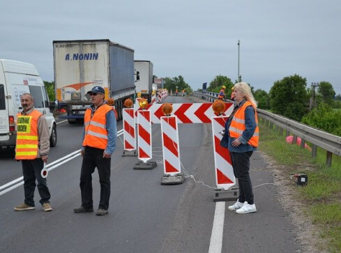 Przełożenie ruchu na DK nr 11 w Ocieszynie  - grafika