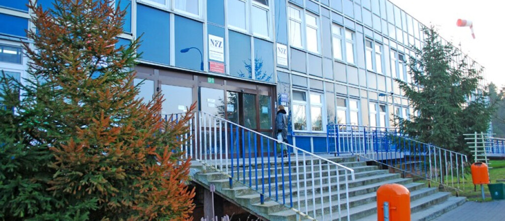 Pijana kobieta wypadła z okna w motelu w Pile