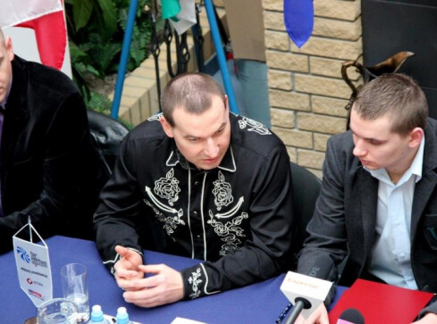 Piotr Stawiński nadal sponsorem Victorii - grafika