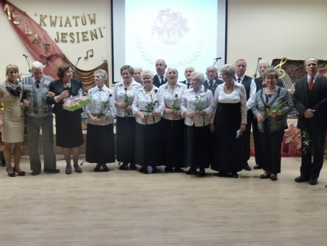 „Kwiaty Jesieni” - chór ma już 15 lat - grafika