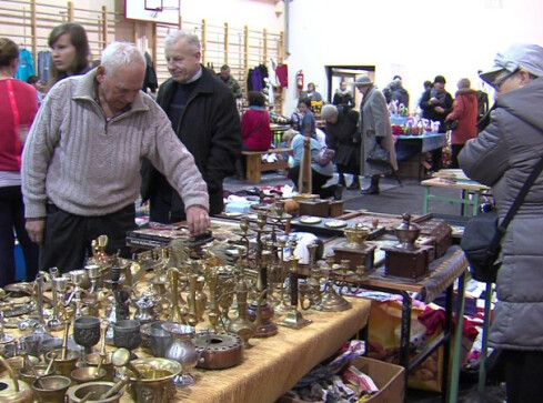 Z targowiska na salę - grafika