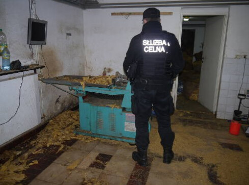 Nielegalna fabryka tytoniu zlikwidowana - grafika