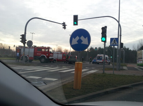 Dwie osoby ranne w wypadku - grafika