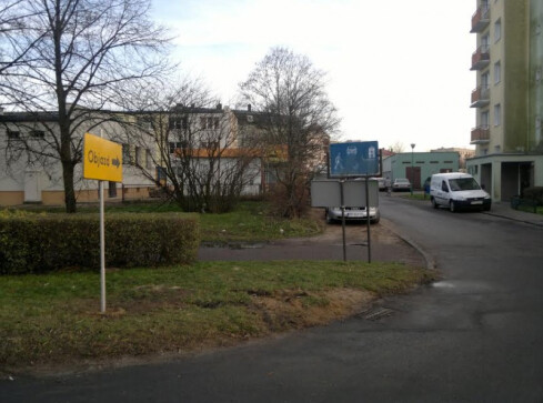 Problemowy remont drogi - grafika