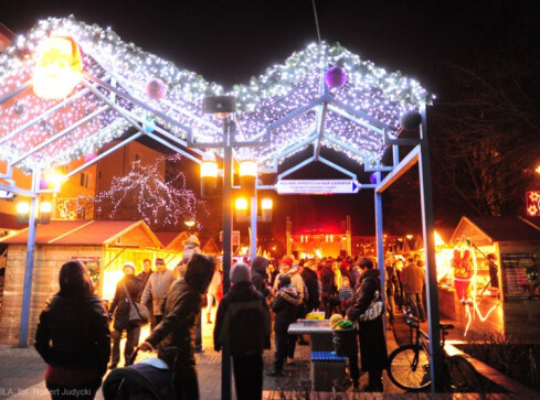 Dziś wigilia miejska w Pile. Jaką prognozę na święta ma dla nas J - grafika