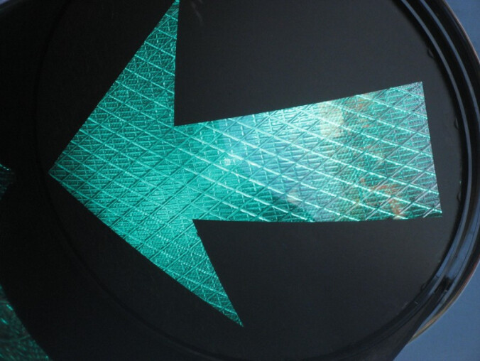 Uwaga na skrzyżowaniach - grafika