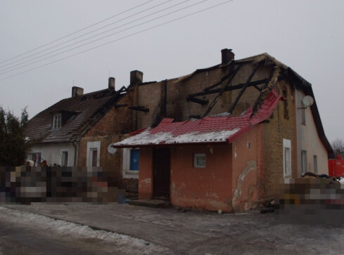 Spłonęło poddasze. Cztery rodziny ewakuowane - grafika