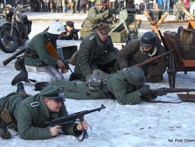 Z powrotem w Ojczyźnie - walki o Złotów w obiektywie - grafika