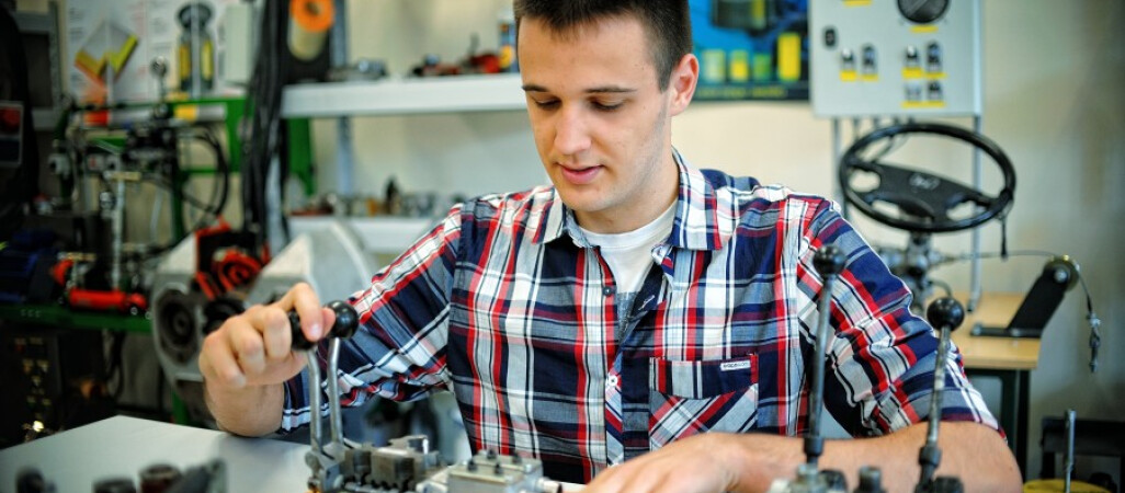 Studenci połączą teorię z praktyką