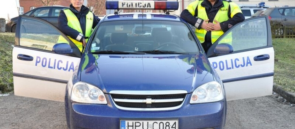 Policjanci uratowali 54-latka, który stracił przytomność na ulicy