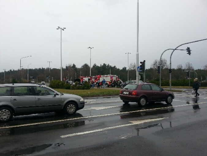 Kolejny wypadek na Koszalińskiej. Tym razem bliżej ronda - grafika