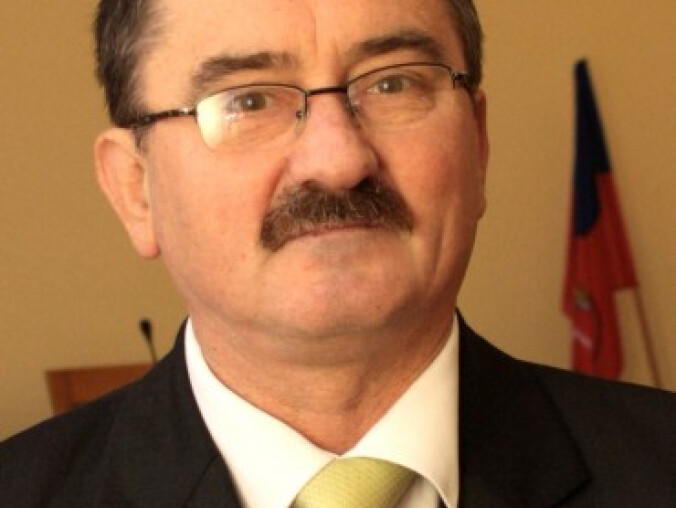 Radny na podwójnym gazie  - grafika