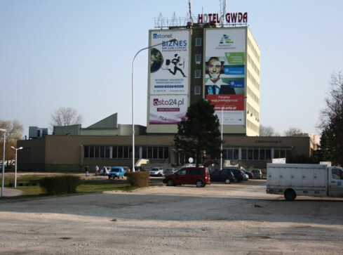 Na remont parkingu przy Inwest Parku jeszcze poczekamy - grafika