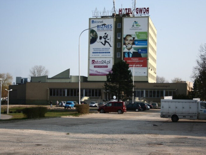 Na remont parkingu przy Inwest Parku jeszcze poczekamy - grafika