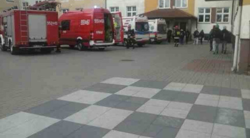 Gimnazjum nr 5 ewakuowane. Czworo uczniów w szpitalu - grafika
