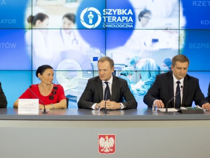 Kijem w mrowisko - Trzeba korzystać z okazji [FELIETON] - grafika