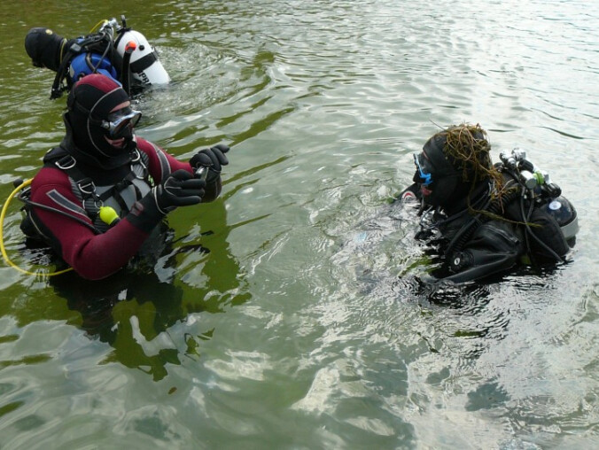 Nurkowanie z jajem, czyli Lany Poniedziałek na Płotkach [ZDJĘCIA] - grafika