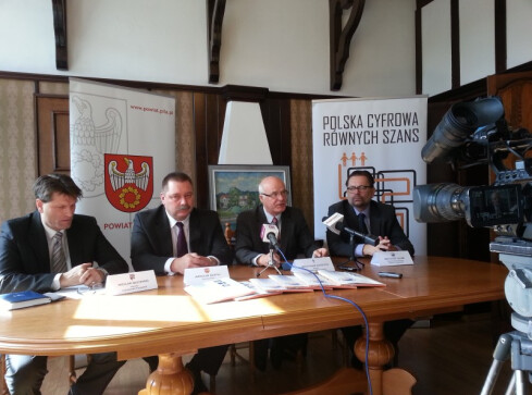 Cyfrowy senior - grafika