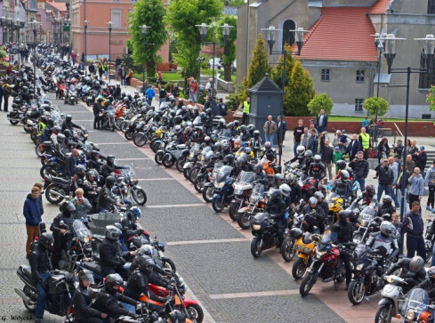 Czarnków miastem motorów. Pierwszy miejski piknik motocyklowy - grafika