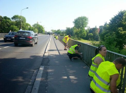 Most Bolesława Krzywoustego odmalowany. Spontaniczna akcja - grafika