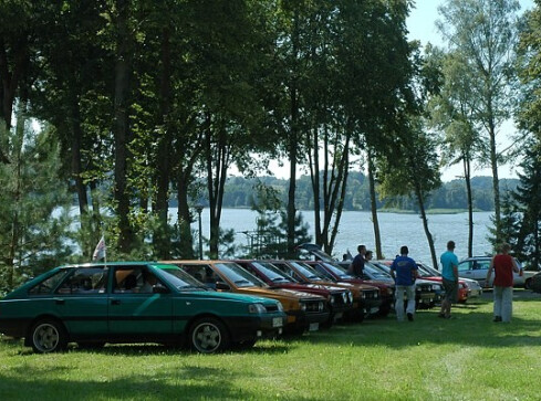 Zlot dużych fiatów i polonezów w Pile i Jastrowiu - grafika