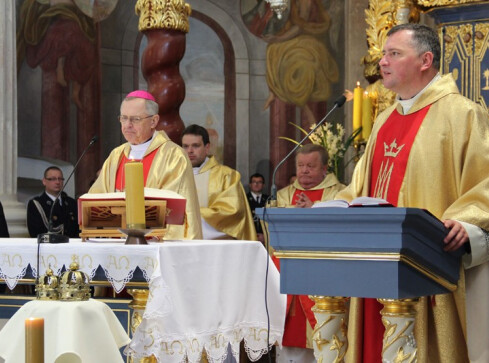 Transmisje mszy św. na antenie TV ASTA - grafika