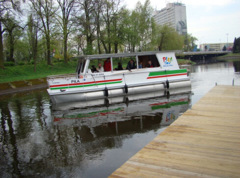 Ruszają kursy tramwajem wodnym. Bilet tylko 2,70 zł! - grafika