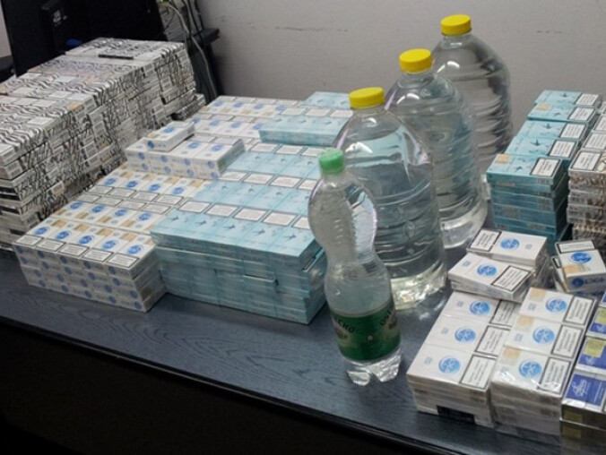 Papierosy i alkohol bez akcyzy na pilskim targowisku - grafika