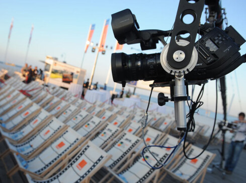 Latem kino pod chmurką - grafika