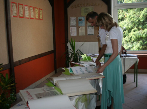 Szkoła przy Kujawskiej ma 50 lat - grafika