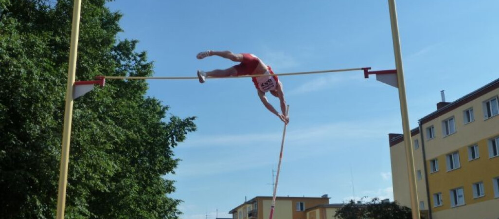 Uliczny turniej skoku o tyczce znowu w Pile