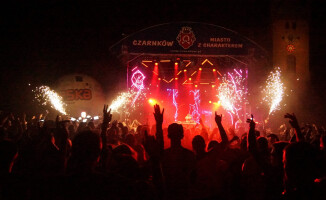 Muzyka, dym i lasery: III Sunrise Dance Party