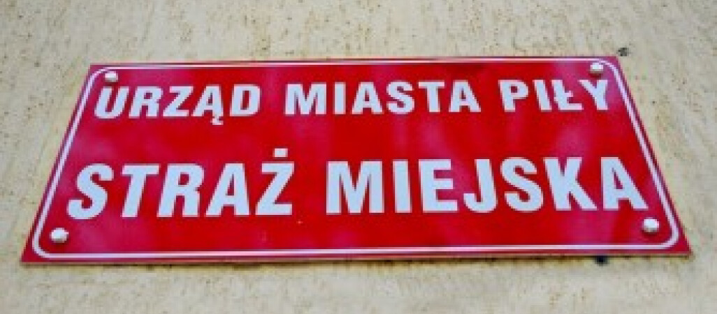Sypią się kary za piwo pod chmurką