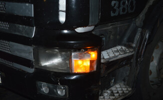 Pijany kierowca uderzył w TIRa?