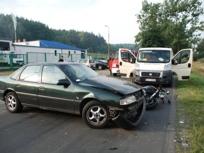 Wypadek pod Czarnkowem. Ranny motocyklista - grafika