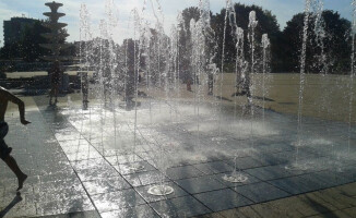 Pilanie na placu budowy na Wyspie