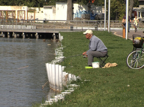 Kłopoty wędkarzy na jeziorach - grafika