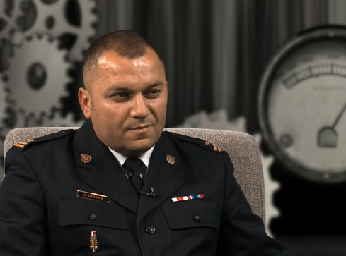 NATO i trup bez głowy - grafika