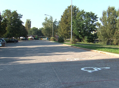 Parking przy Dąbrowskiego w końcu oddany  - grafika