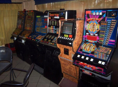 Hazardzista - desperat. Pobił i okradł pracownika salonu gier - grafika