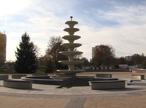 Pilskie fontanny zamknięte - grafika