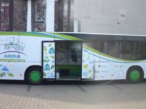 Autobus energetyczny zajechał - grafika