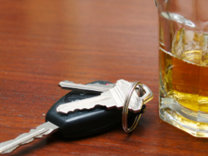 Pijany recydywista za kółkiem - grafika