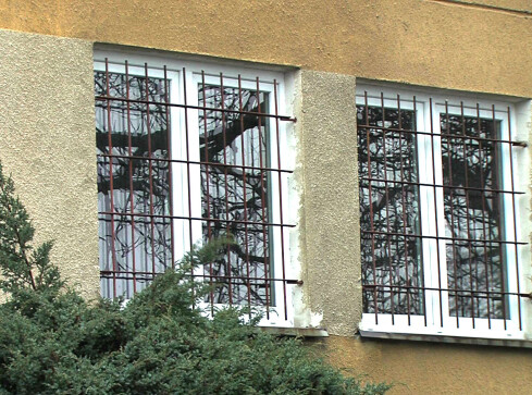 Wpadł seryjny włamywacz - grafika