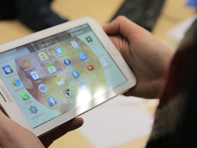 Radny dostaje tablet. Porozmawiasz z nim na skype - grafika