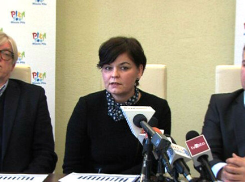 Jest praca w Pile - grafika