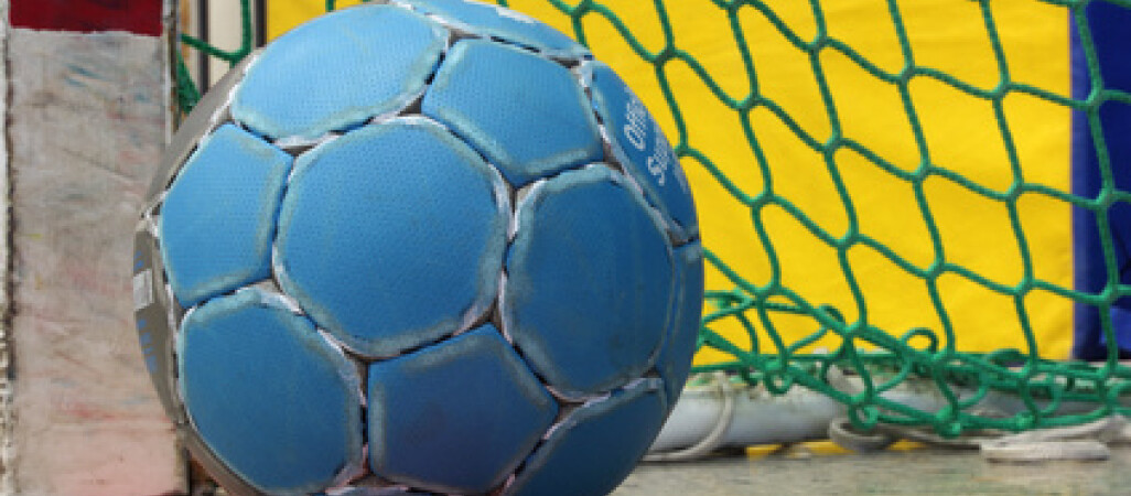 Ręczniak przegrywa w Buku