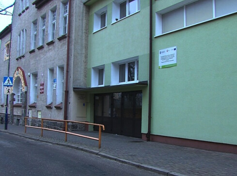 Ciężkie czasy wałeckich szkół - grafika