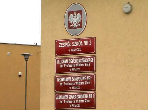 Wyrok na szkoły - grafika