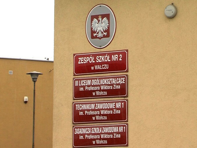 Wyrok na szkoły - grafika